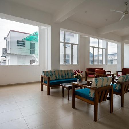 Hotel Oviya Vavuniya Экстерьер фото