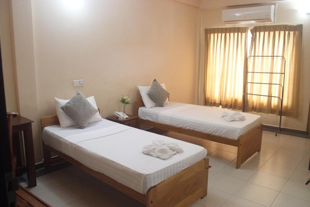 Hotel Oviya Vavuniya Экстерьер фото