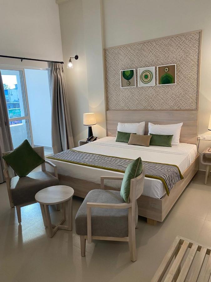 Hotel Oviya Vavuniya Экстерьер фото