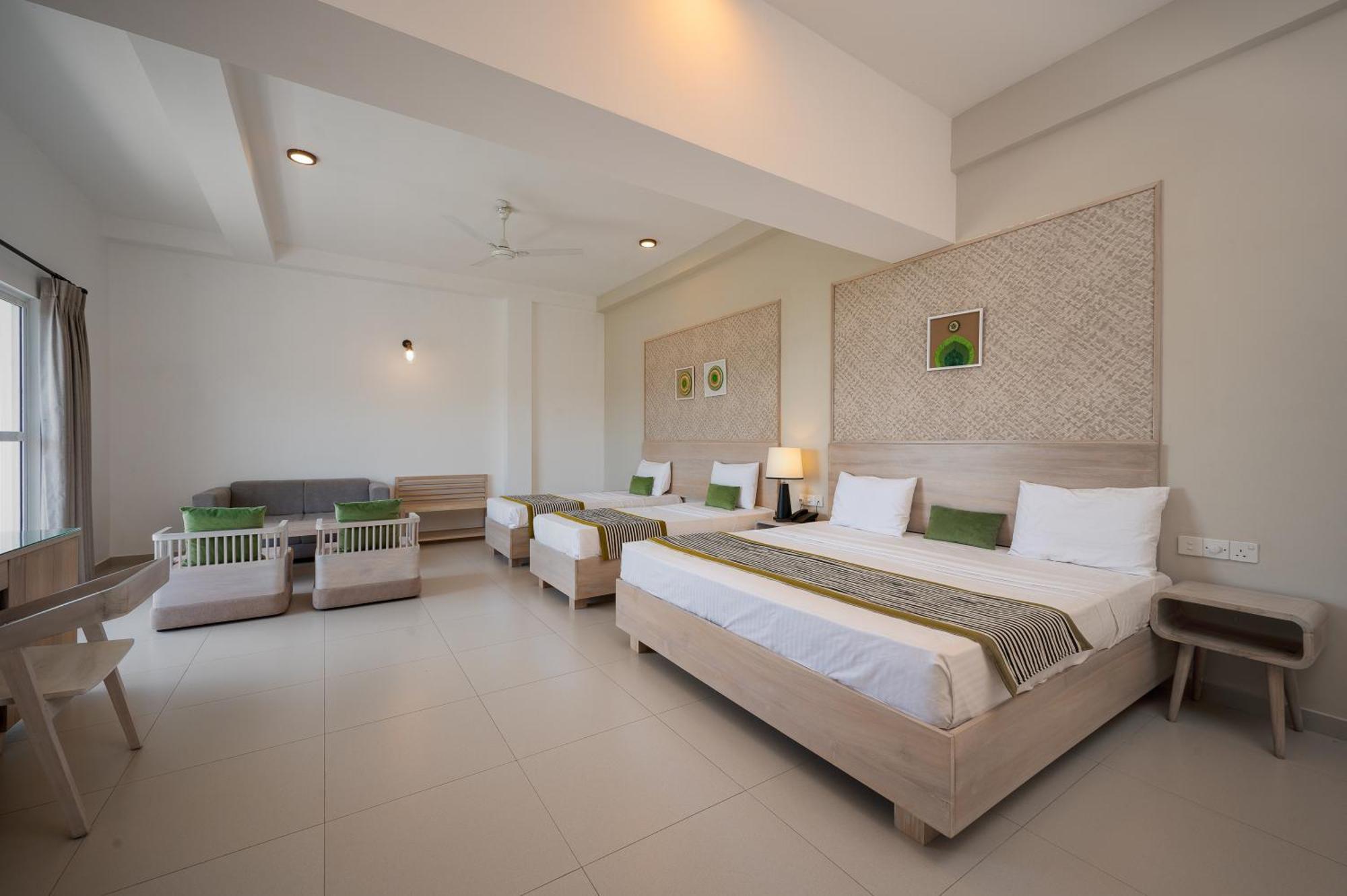 Hotel Oviya Vavuniya Экстерьер фото
