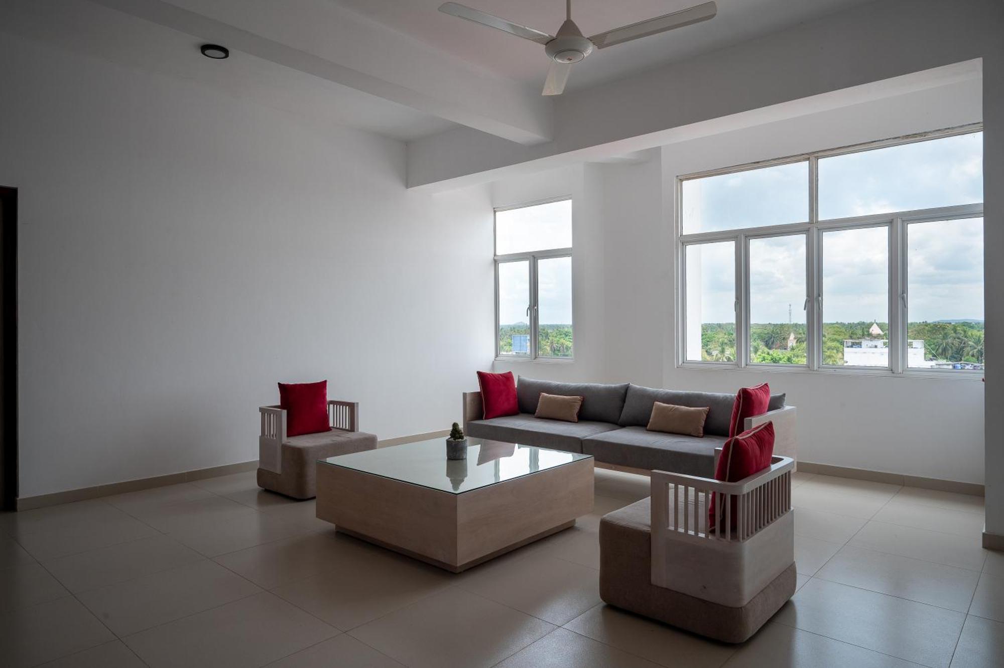 Hotel Oviya Vavuniya Экстерьер фото
