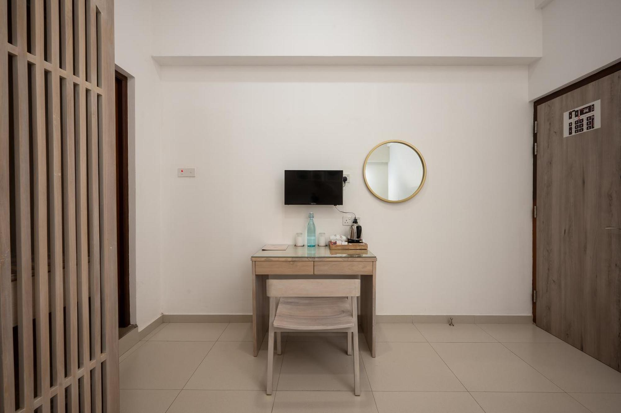 Hotel Oviya Vavuniya Экстерьер фото