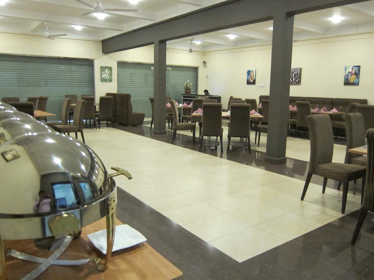 Hotel Oviya Vavuniya Экстерьер фото