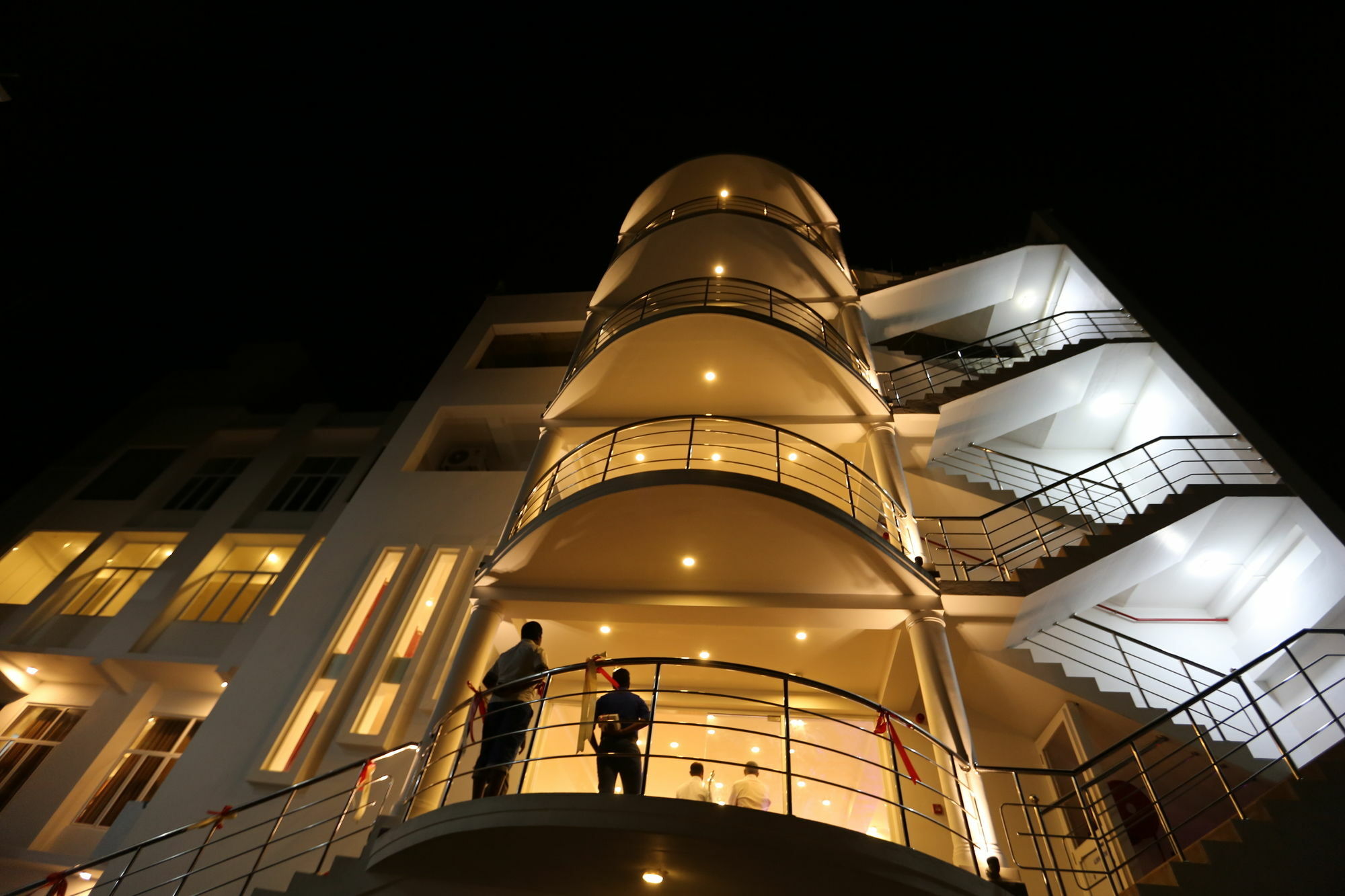 Hotel Oviya Vavuniya Экстерьер фото