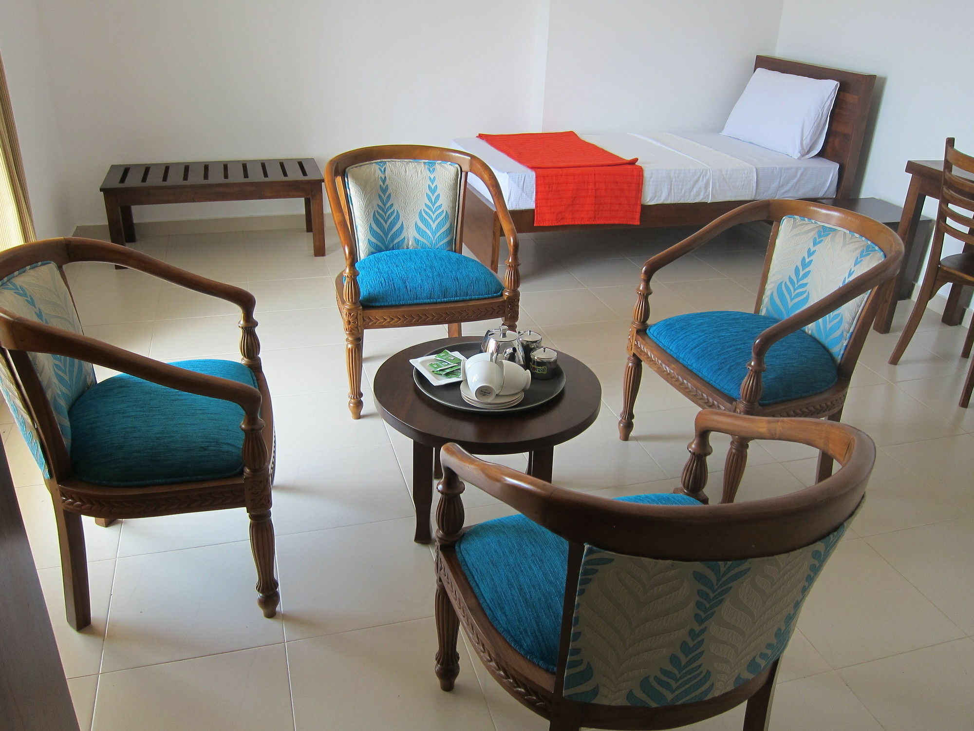Hotel Oviya Vavuniya Экстерьер фото